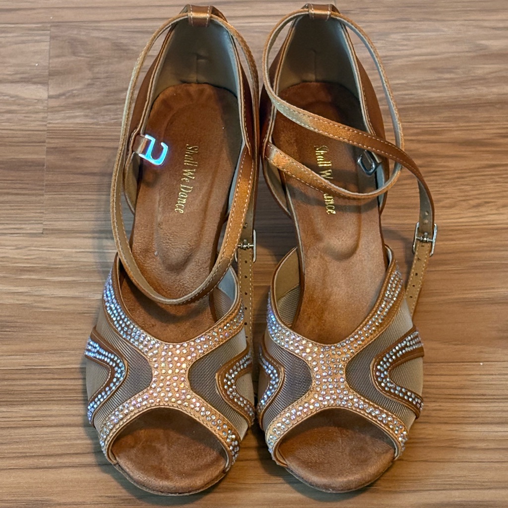 Stylish Brown Sandals With Rhinestone Detailing